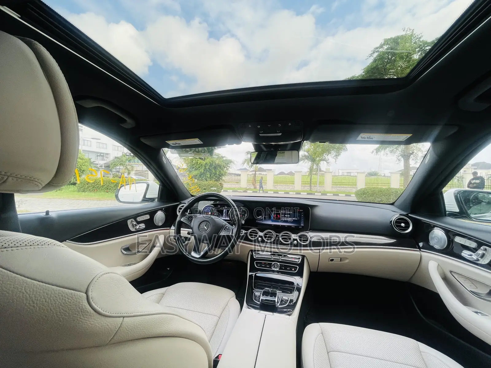 Mercedes-Benz E300 4Matic AWD Sedan (2.0L 4cyl 9A) 2017 White
