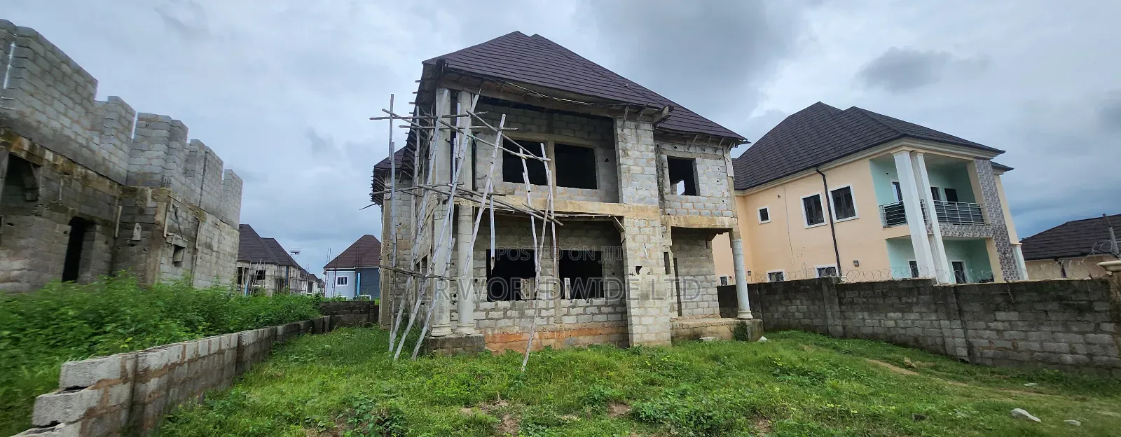 4bdrm Duplex in Lugbe District for sale