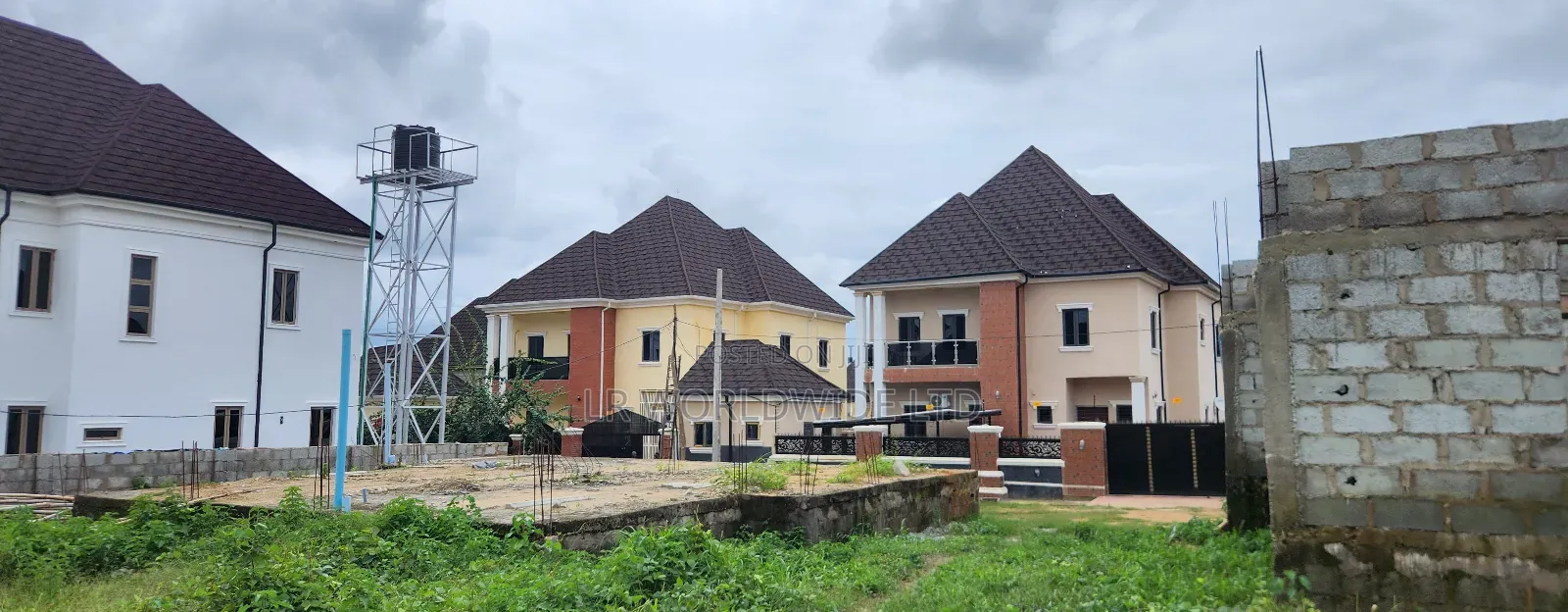 4bdrm Duplex in Lugbe District for sale