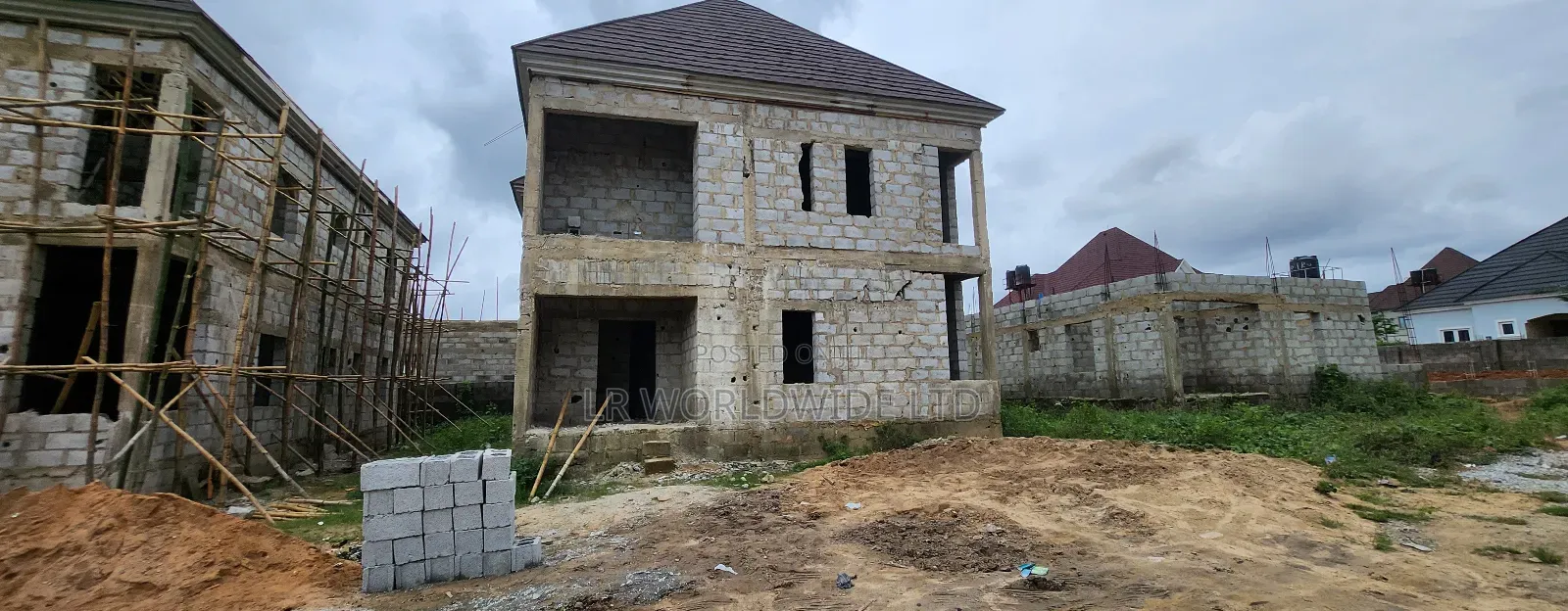 4bdrm Duplex in Lugbe District for sale