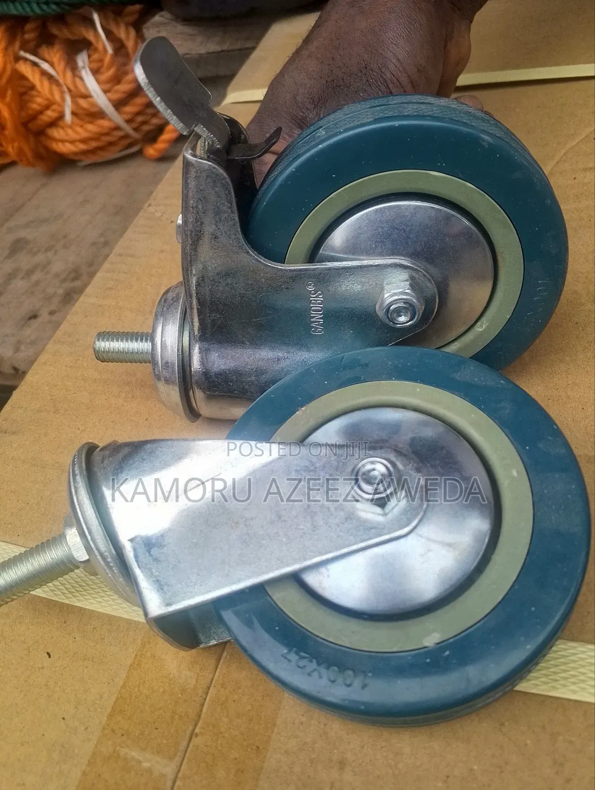 Rober Tyre With Brake Size 4 One Set