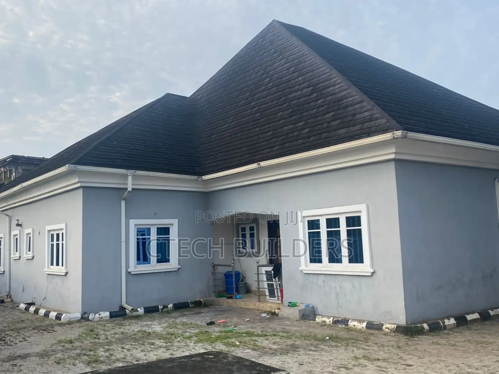 4bdrm Bungalow in Benin City for sale