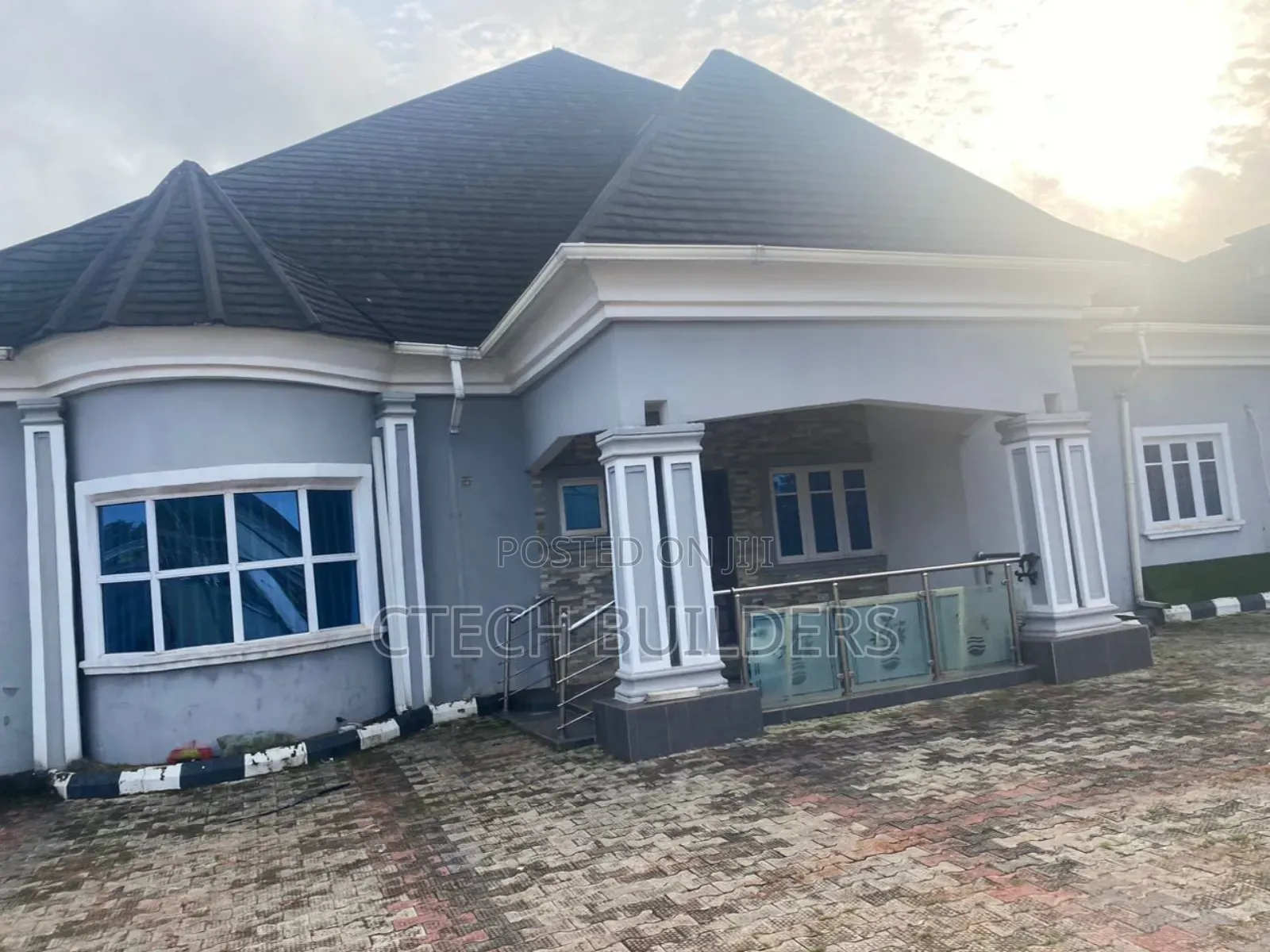 4bdrm Bungalow in Benin City for sale