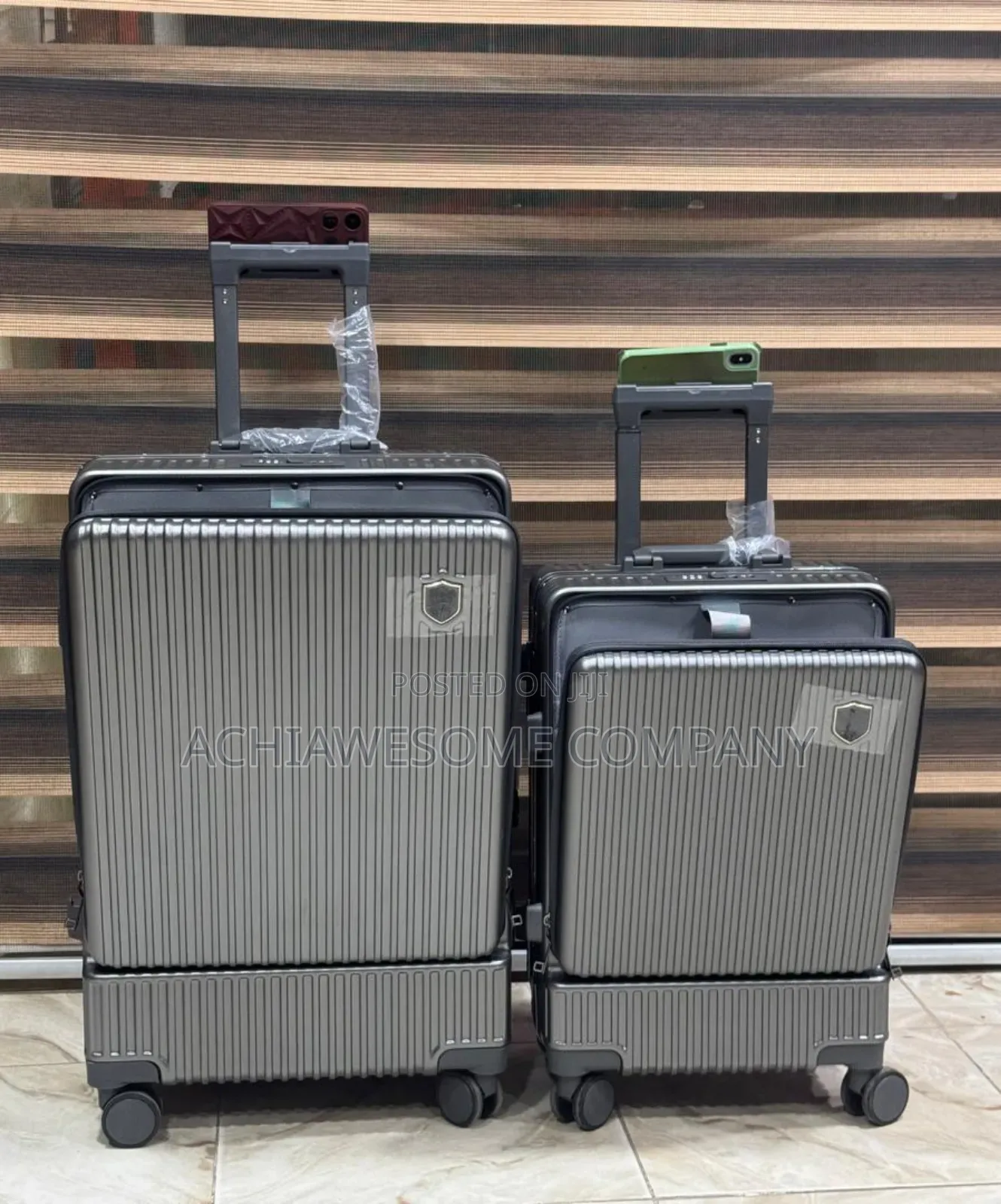 Set Of 2 Luggage With Laptop Space And Usb Port