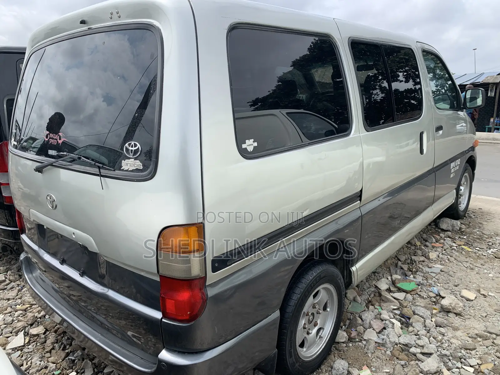 Toyota HiAce 2005 Grey
