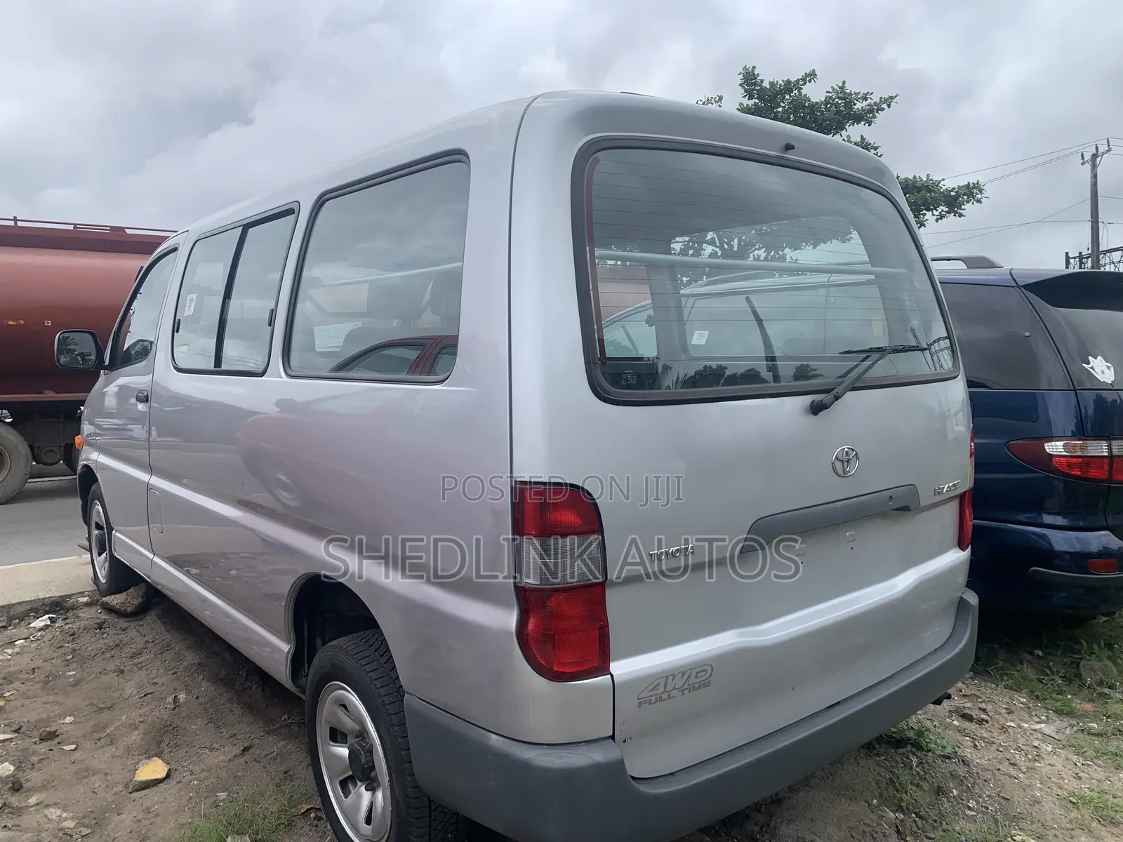 Toyota HiAce 2005 Grey