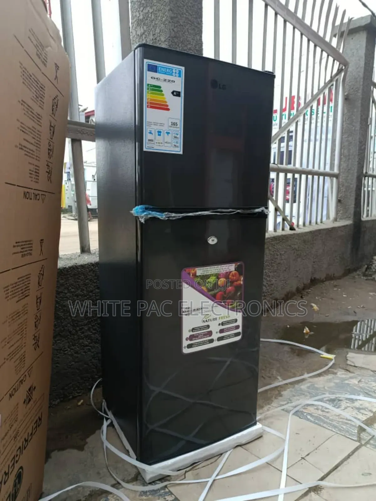 Original Lg Double Door Fridge 195 Litre ( Fridge & Freezer ) 2 Yrs