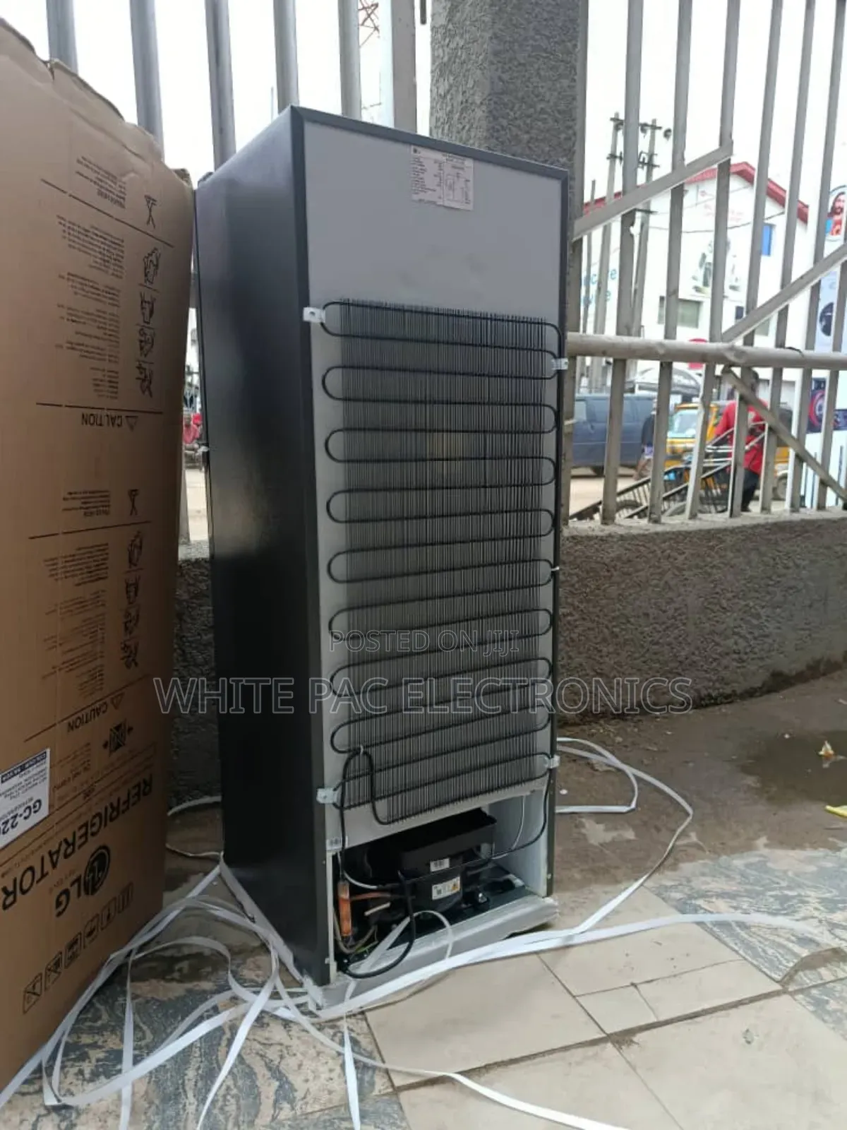 Original Lg Double Door Fridge 195 Litre ( Fridge & Freezer ) 2 Yrs