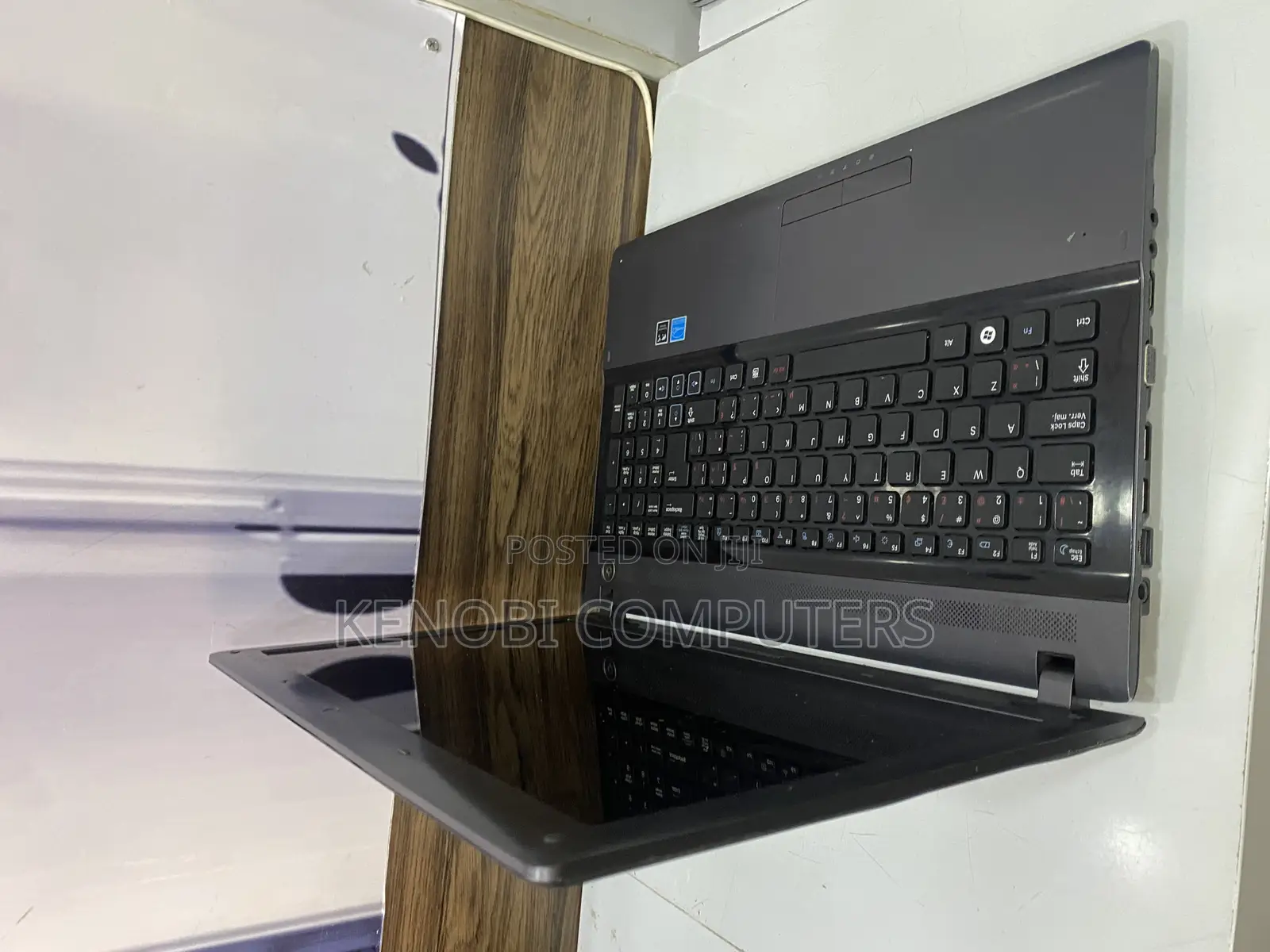 Laptop Samsung RV515 4GB Intel Celeron HDD 320GB