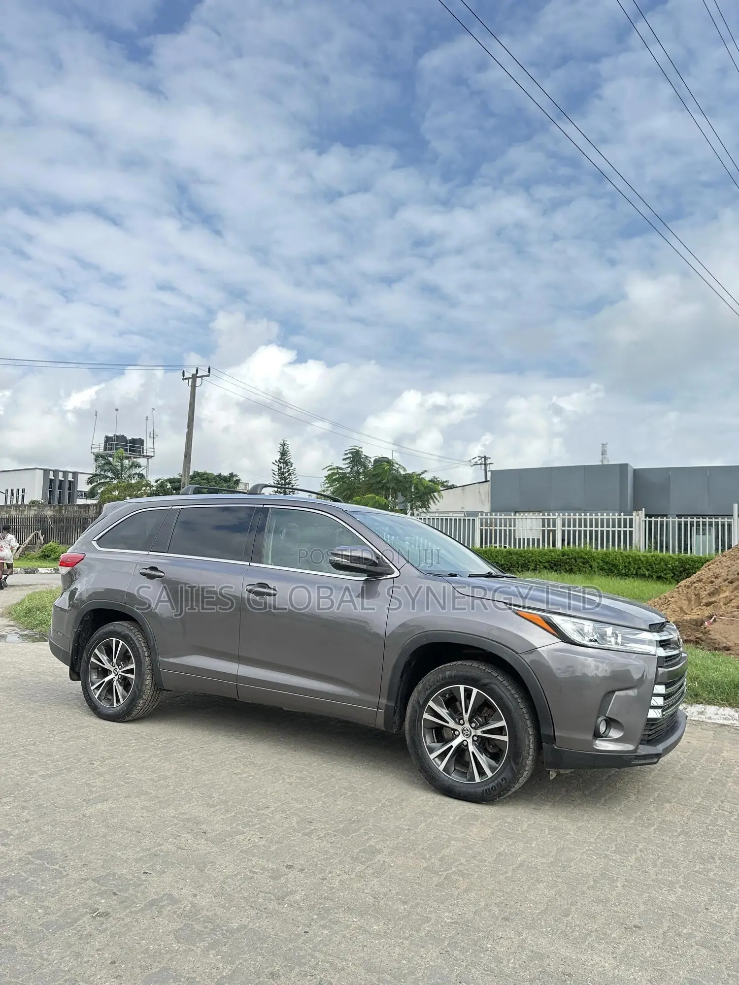 Toyota Highlander XLE V6 4x4 (3.5L 6cyl 6A) 2016 Gray
