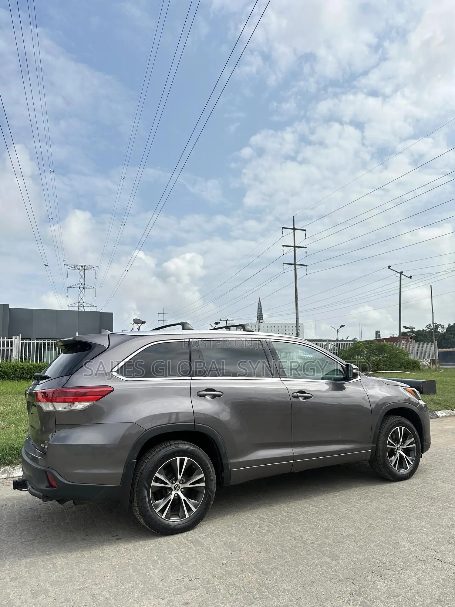 Toyota Highlander XLE V6 4x4 (3.5L 6cyl 6A) 2016 Gray