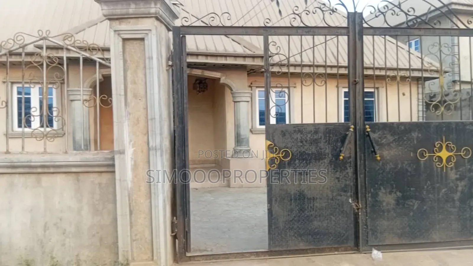 Furnished 20bdrm Block of Flats in Ode Remo, Sagamu for sale
