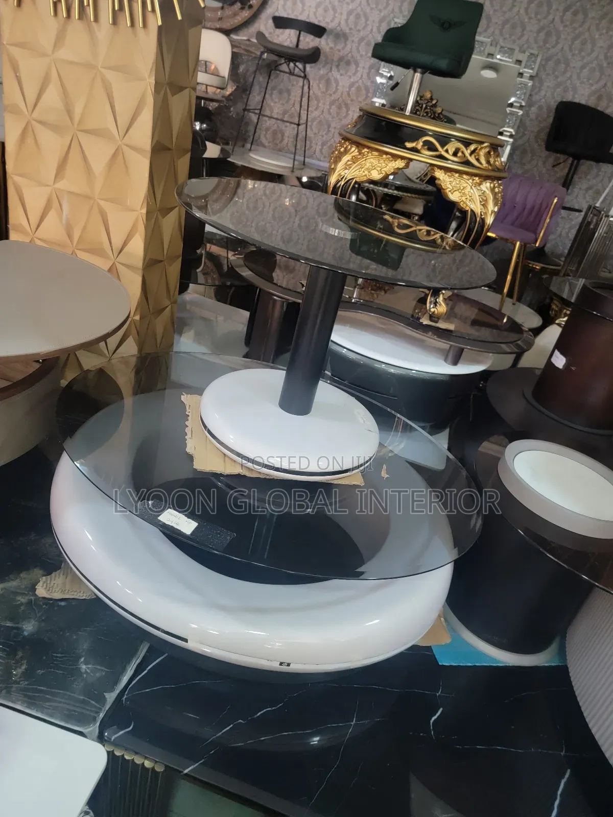 Eggy Glass Center Table Set