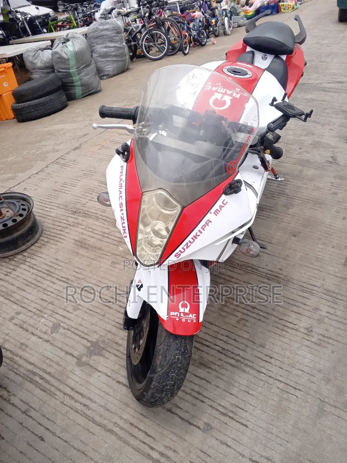 Suzuki Hyosung 650 Power Bike
