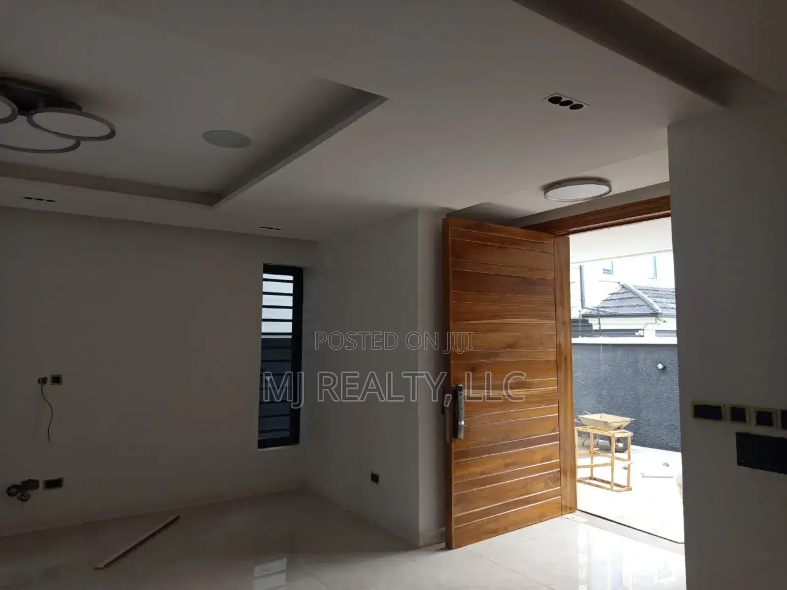 5bdrm Duplex in Adeniyi Jones for sale