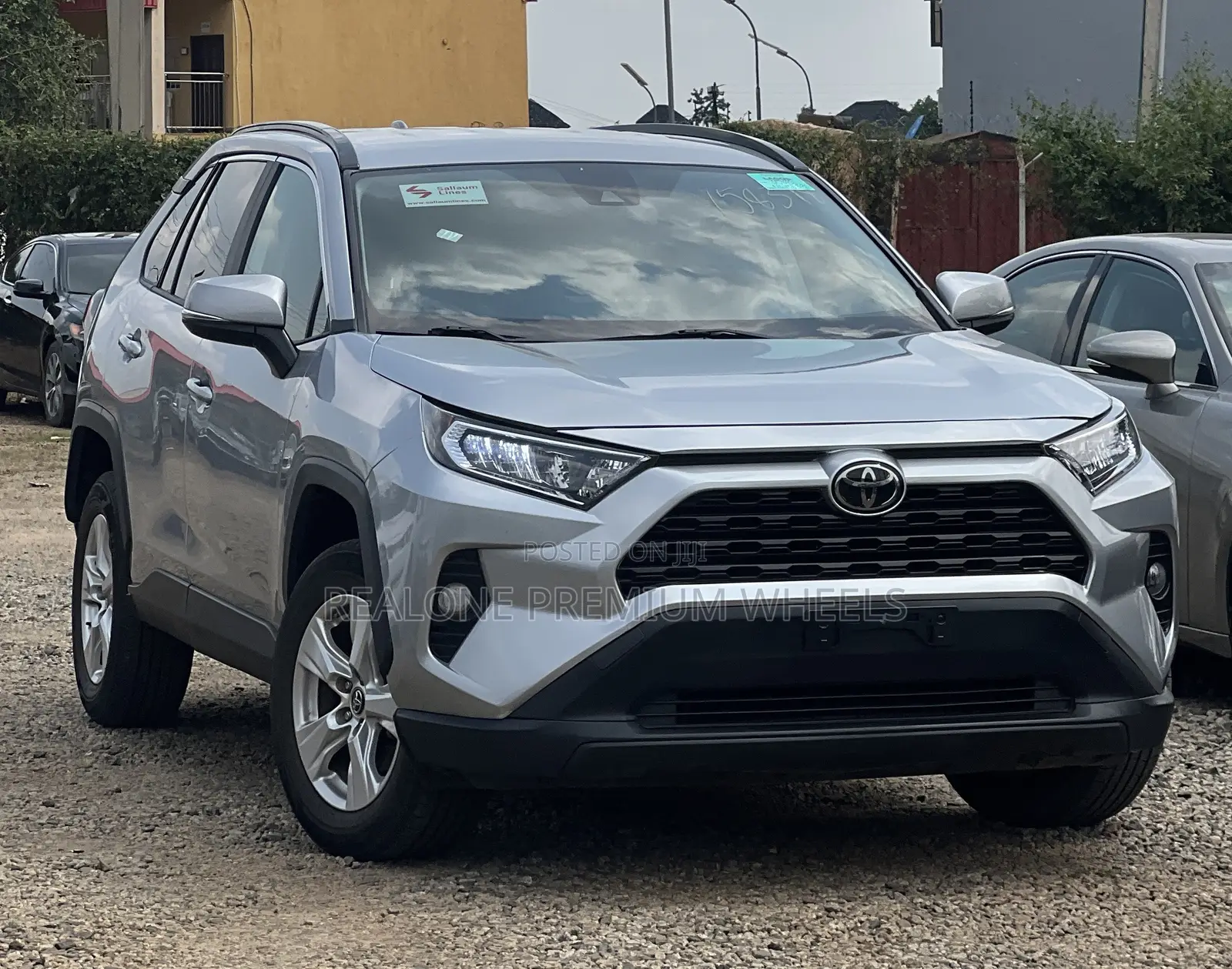 Toyota RAV4 XLE Premium 2021 Silver