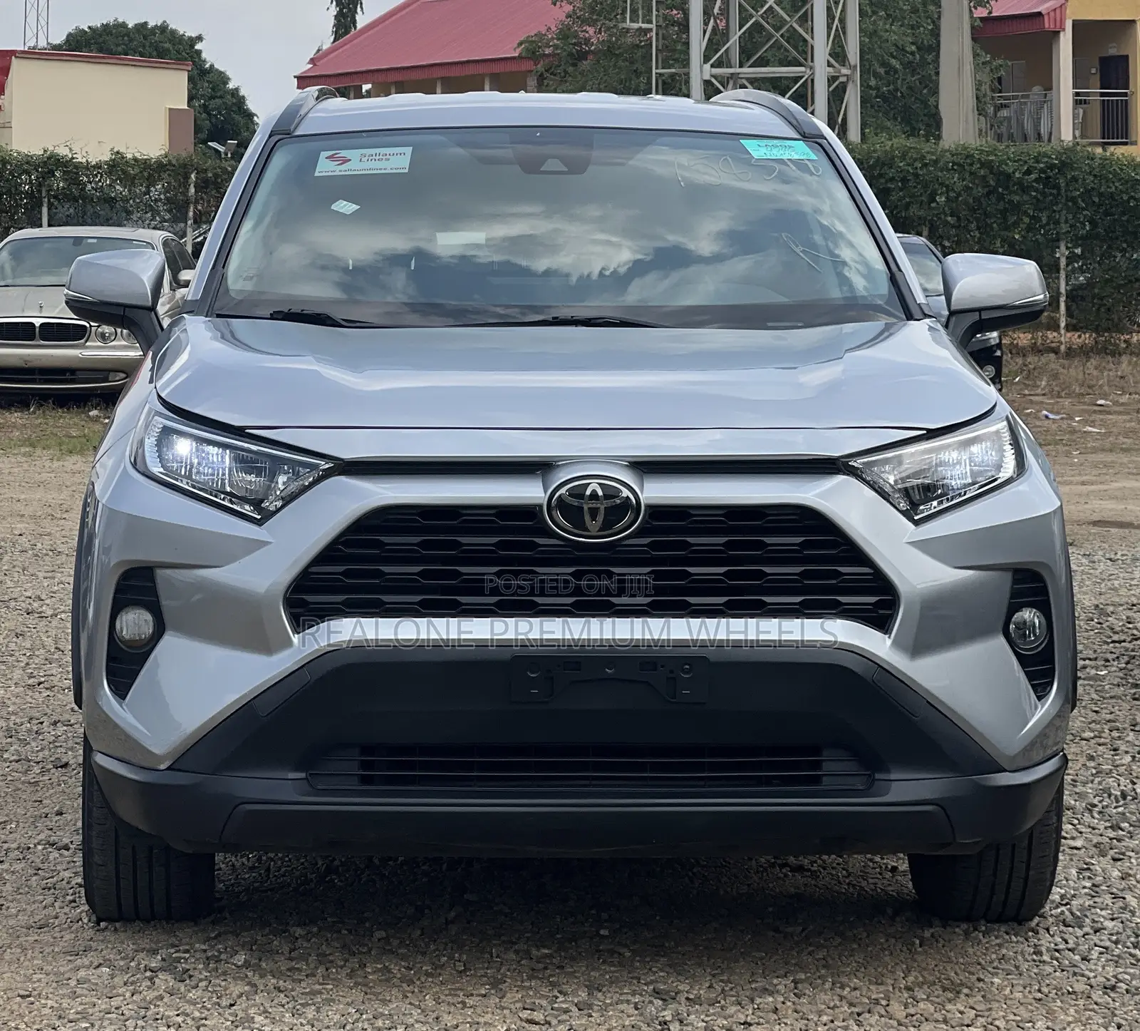 Toyota RAV4 XLE Premium 2021 Silver
