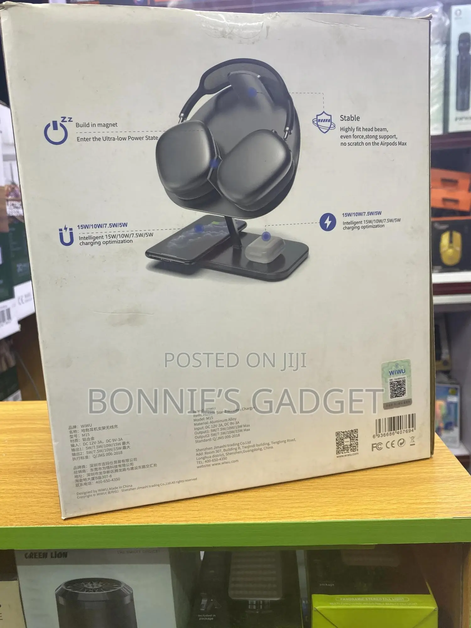 Wiwu M15 Hubble Stand Wireless Charger.
