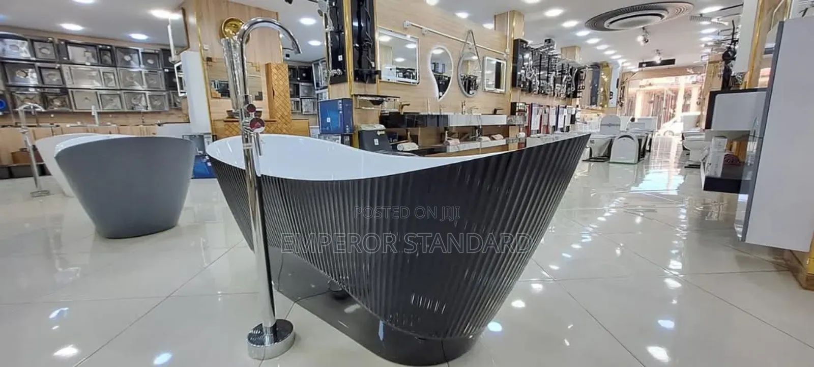 Ribbed Exterior Freestanding Bathtub Black