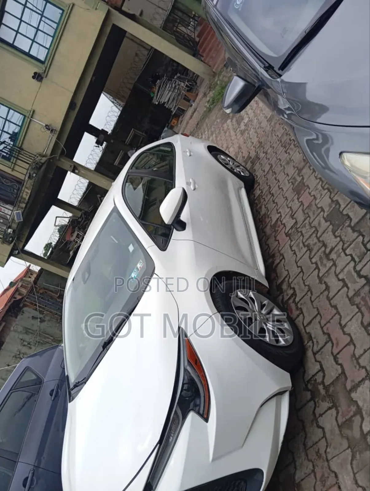 Toyota Corolla LE 2020 White