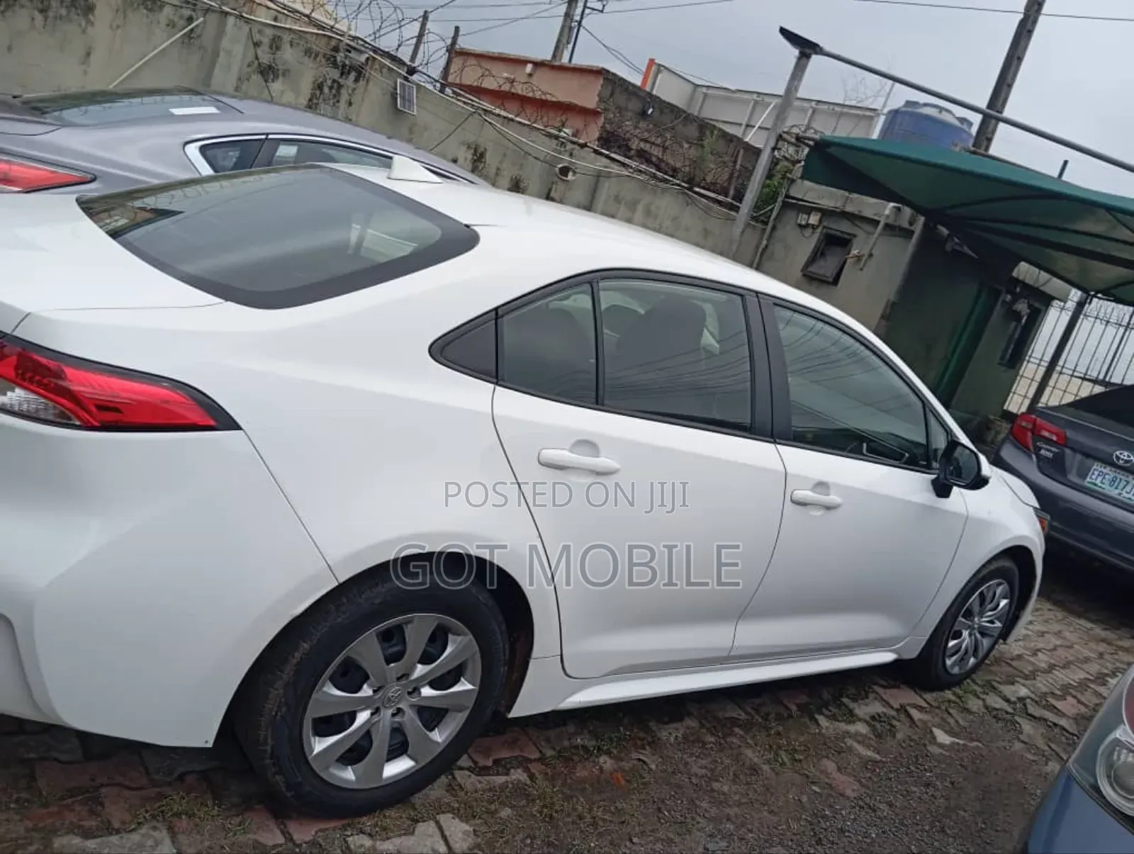 Toyota Corolla LE 2020 White