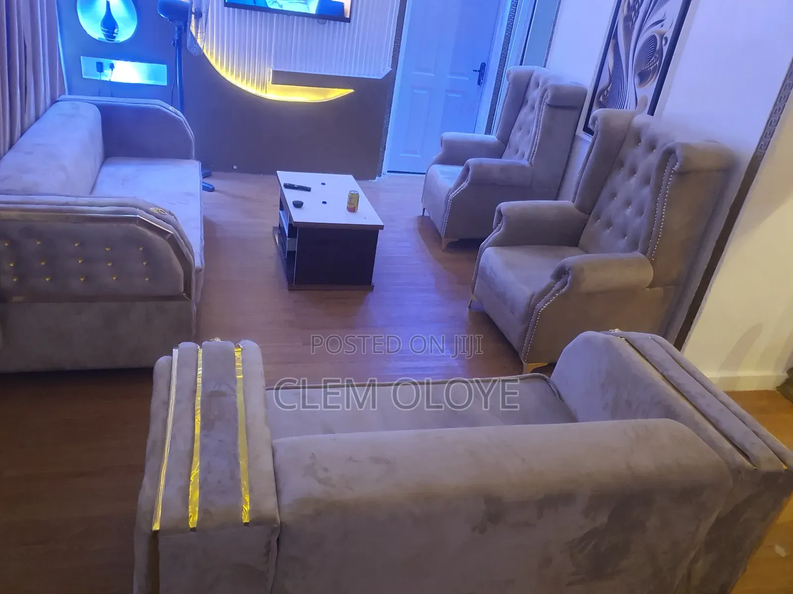 Modern Sofa Set