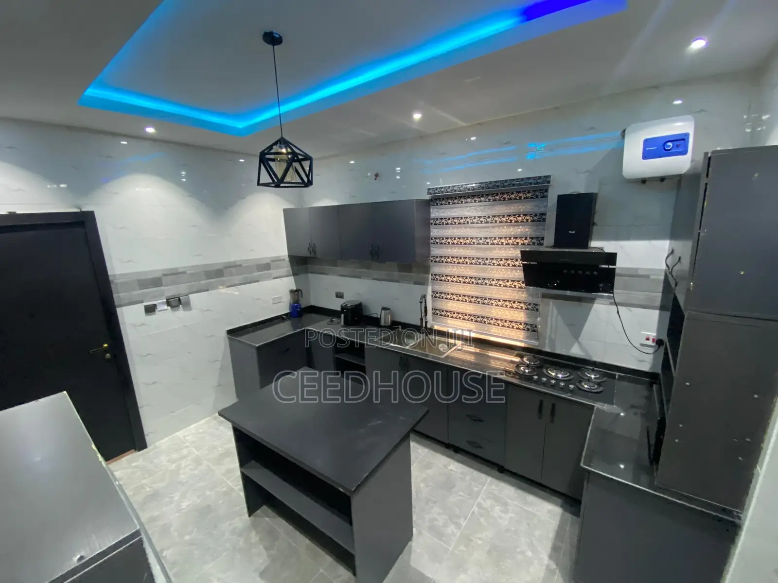 6 Units of Luxurious 3/2 Bedroom Apartment With Snooker