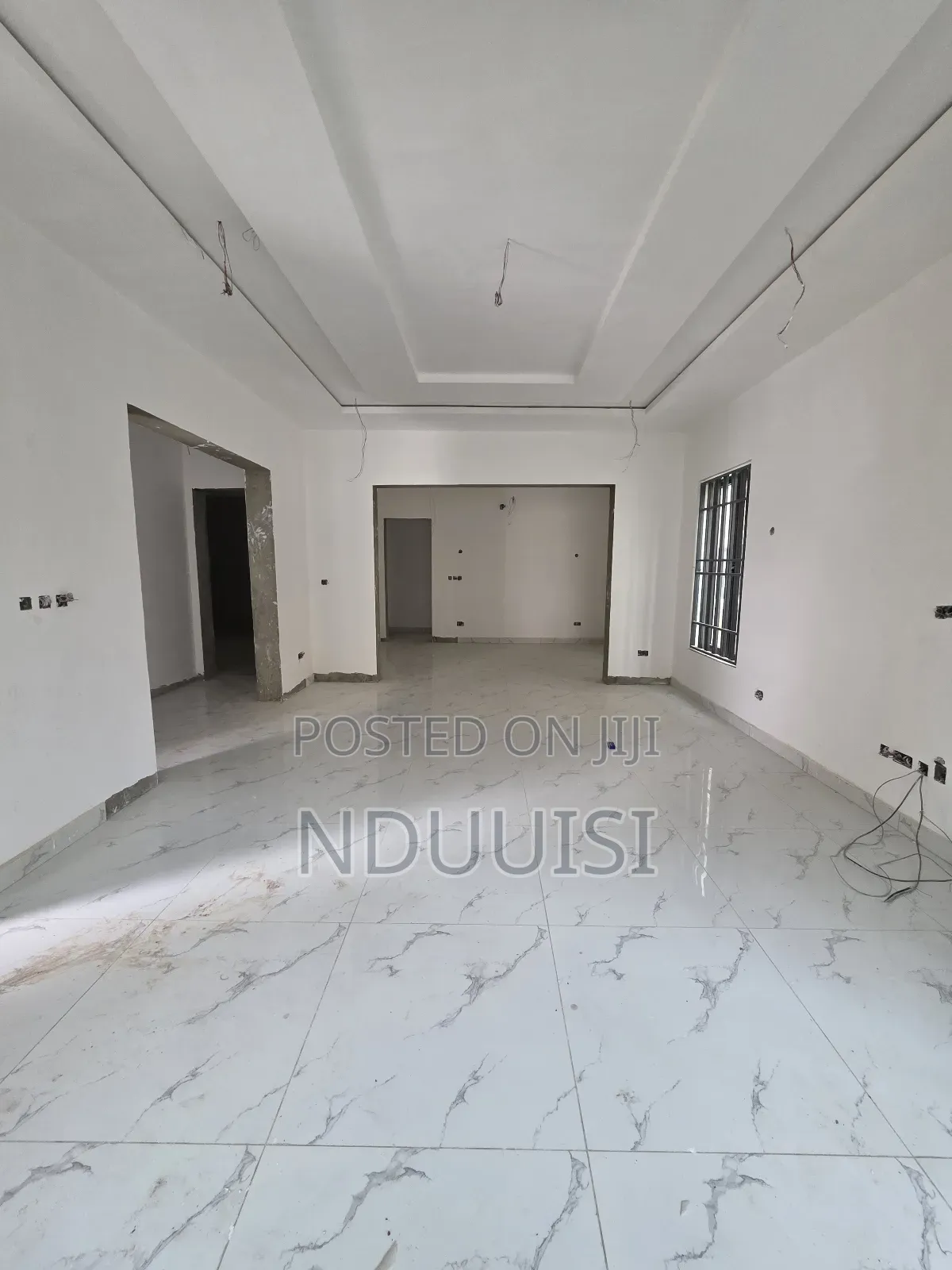 5bdrm Duplex in Wuse for sale