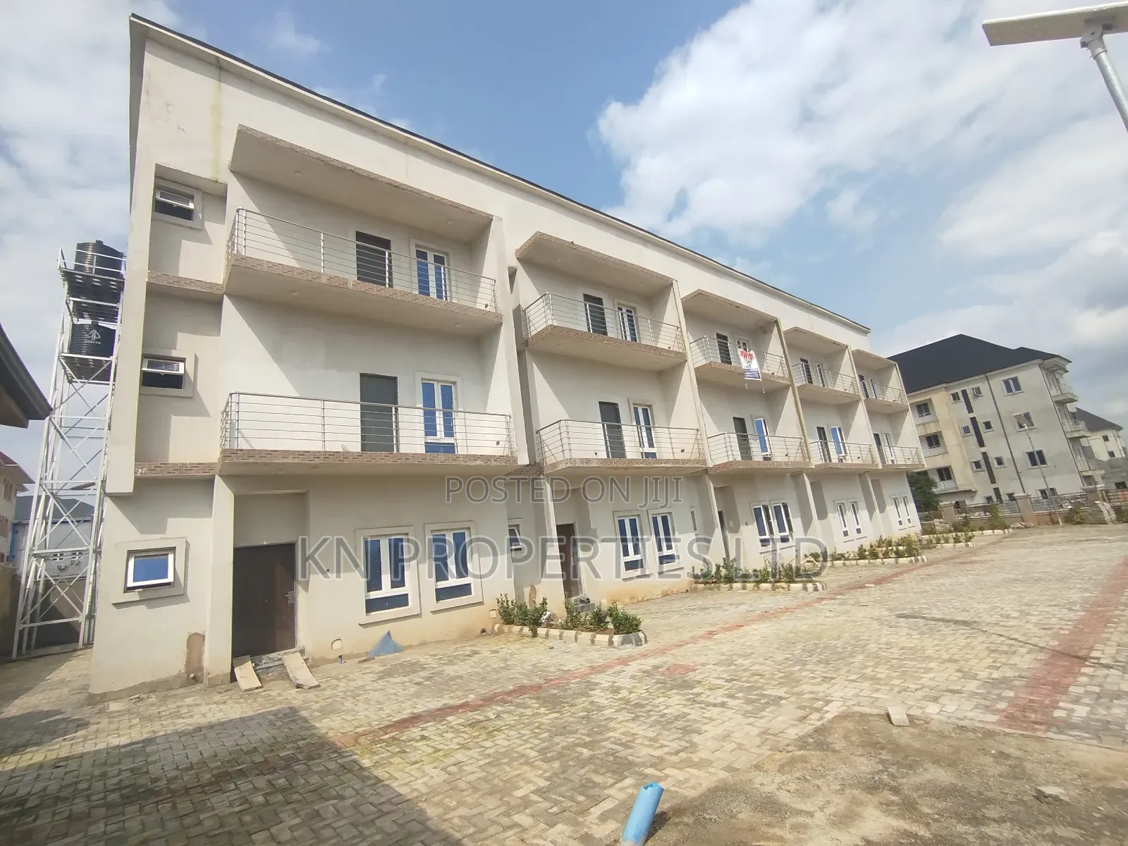 5bdrm Townhouse/Terrace in Kaura District for sale