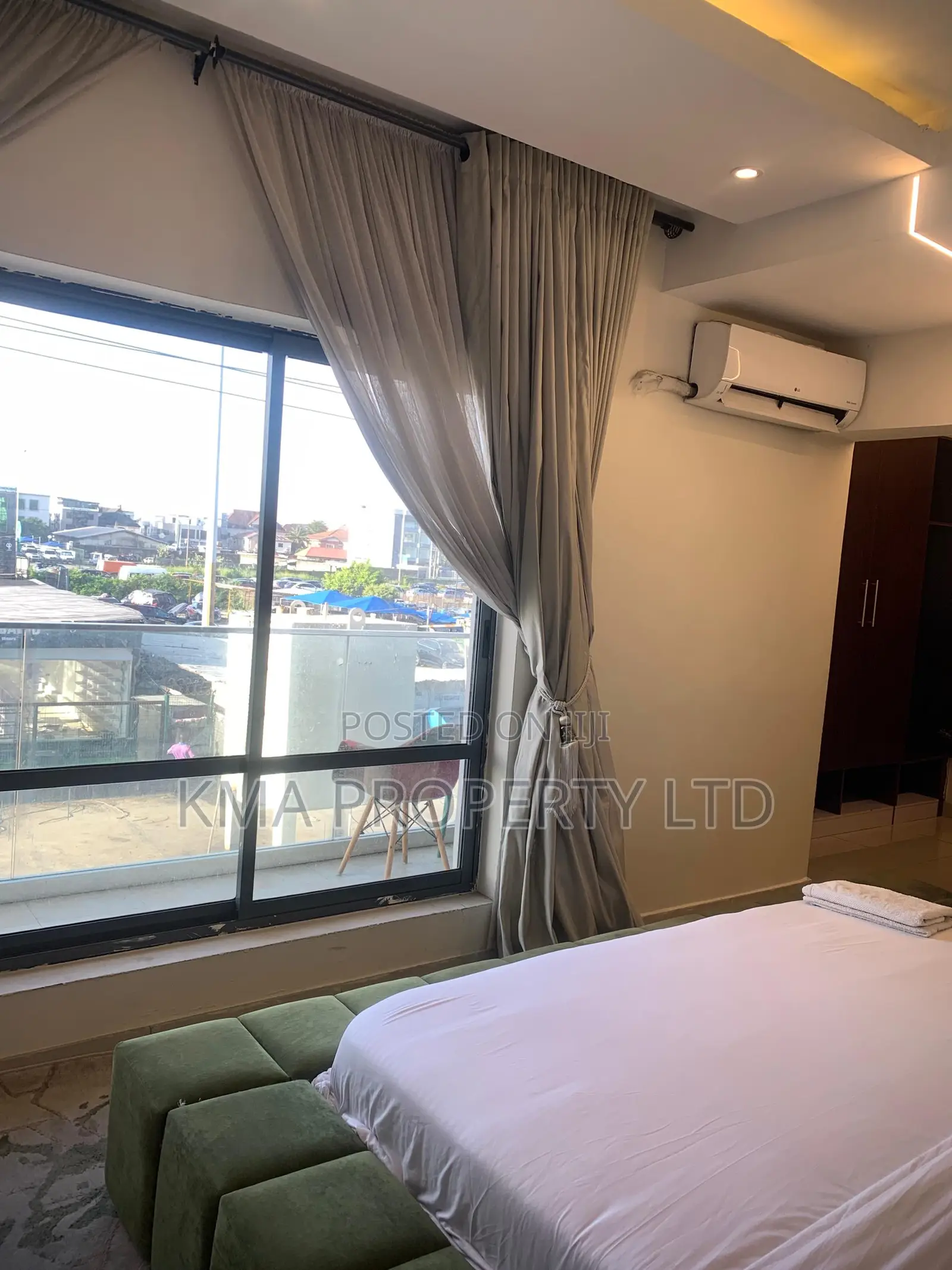 Luxurious 2 Bedroom Apartment With City View