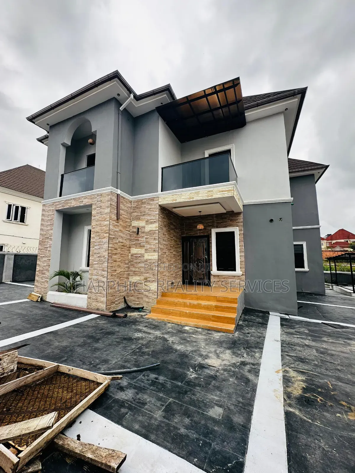 4bdrm Duplex in Lugbe District for sale