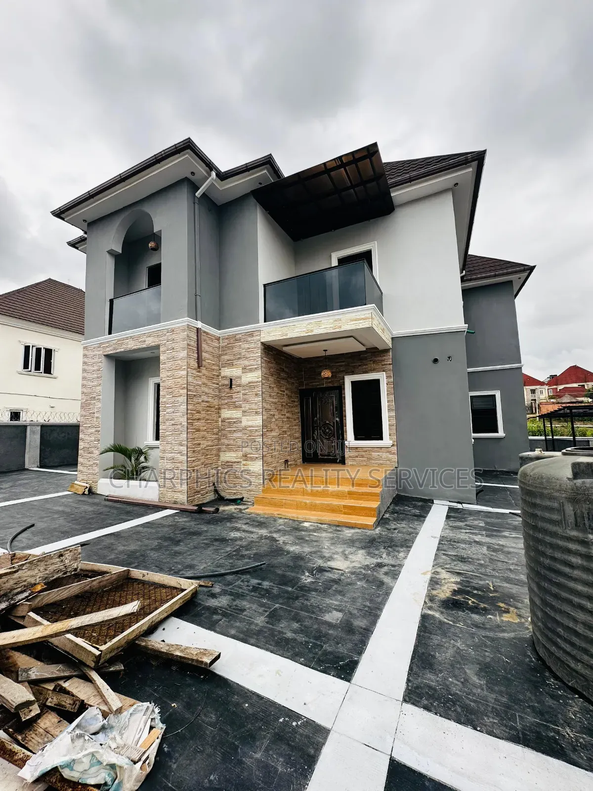 4bdrm Duplex in Lugbe District for sale