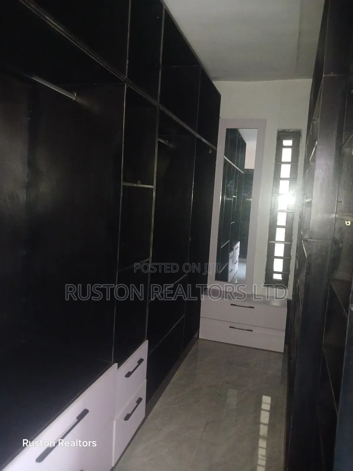 5bdrm Duplex in Ibadan for sale