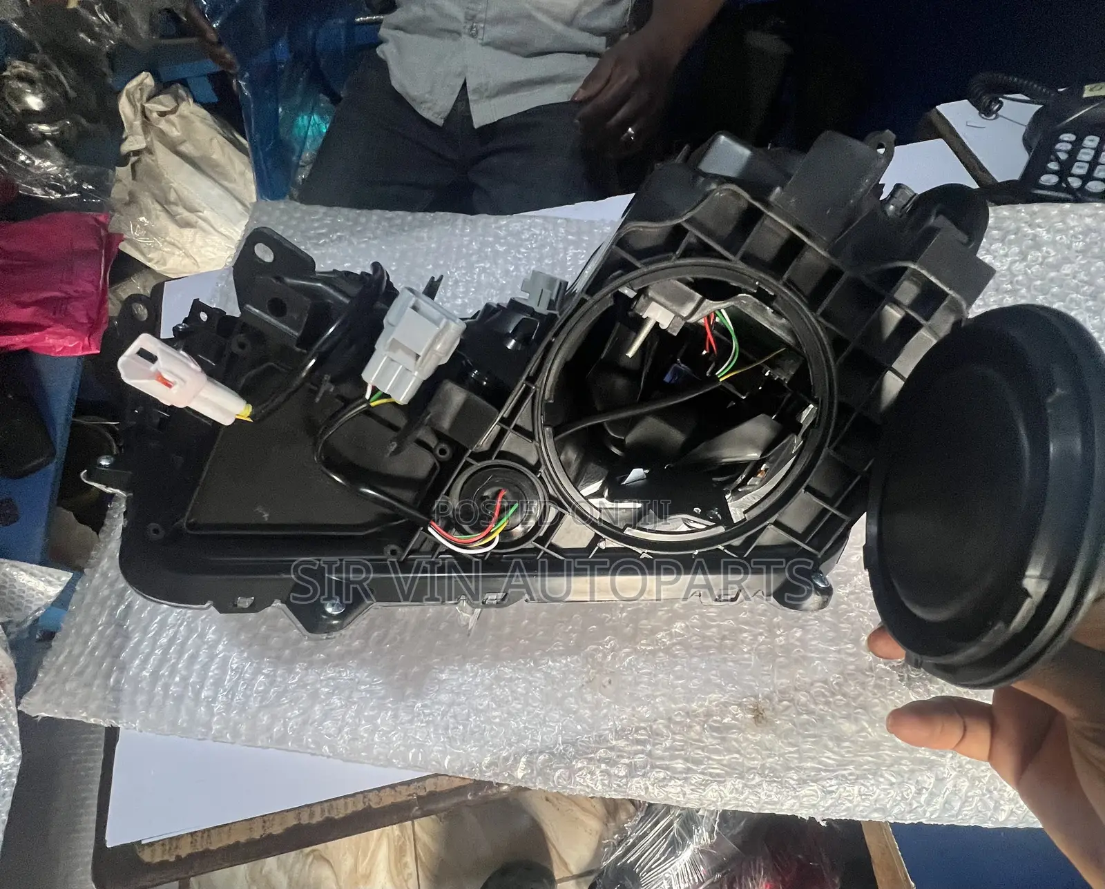 Toyota Rav4 2018 Headlight/Headlamp (Complete Set With Charger)