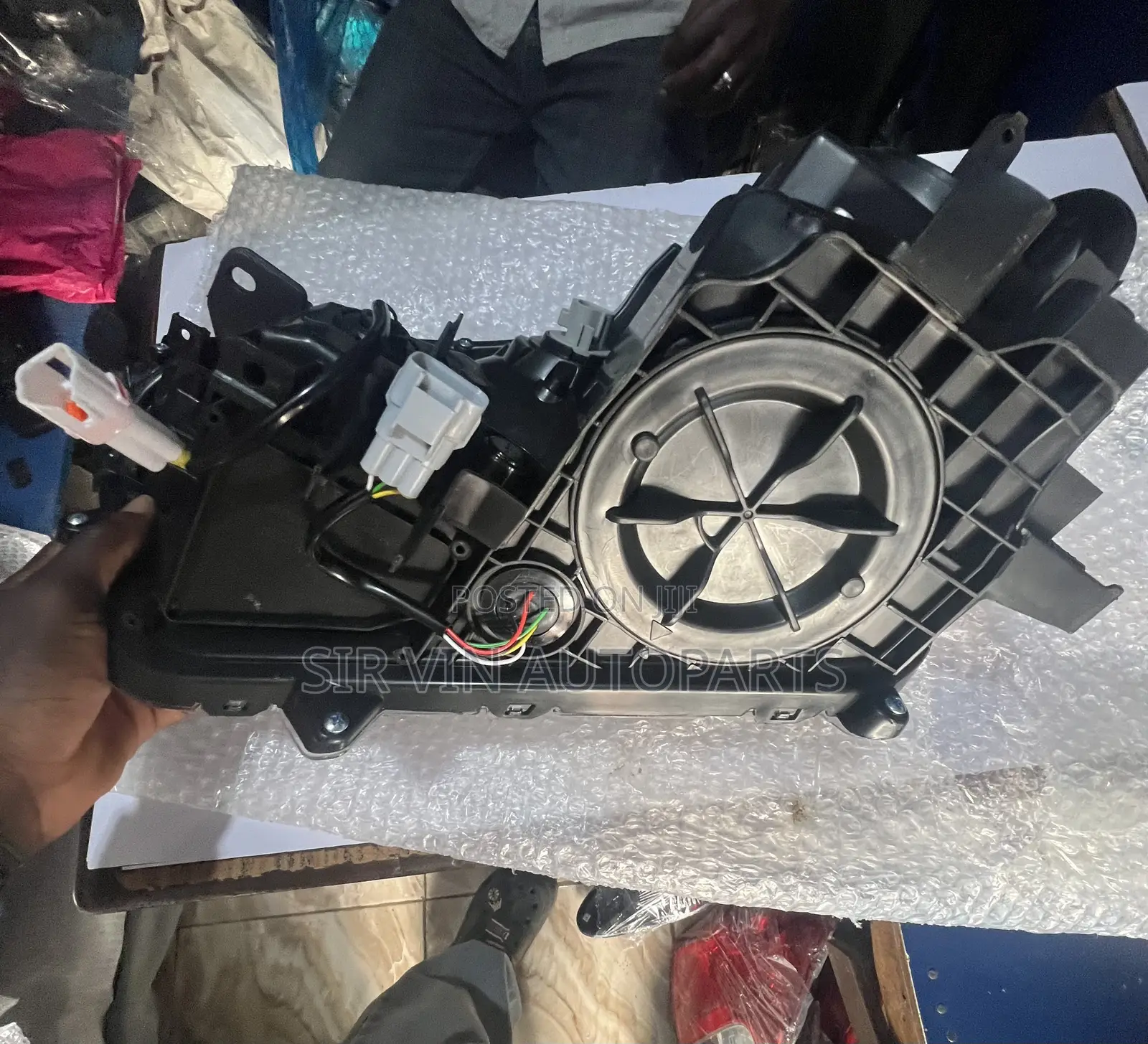Toyota Rav4 2018 Headlight/Headlamp (Complete Set With Charger)