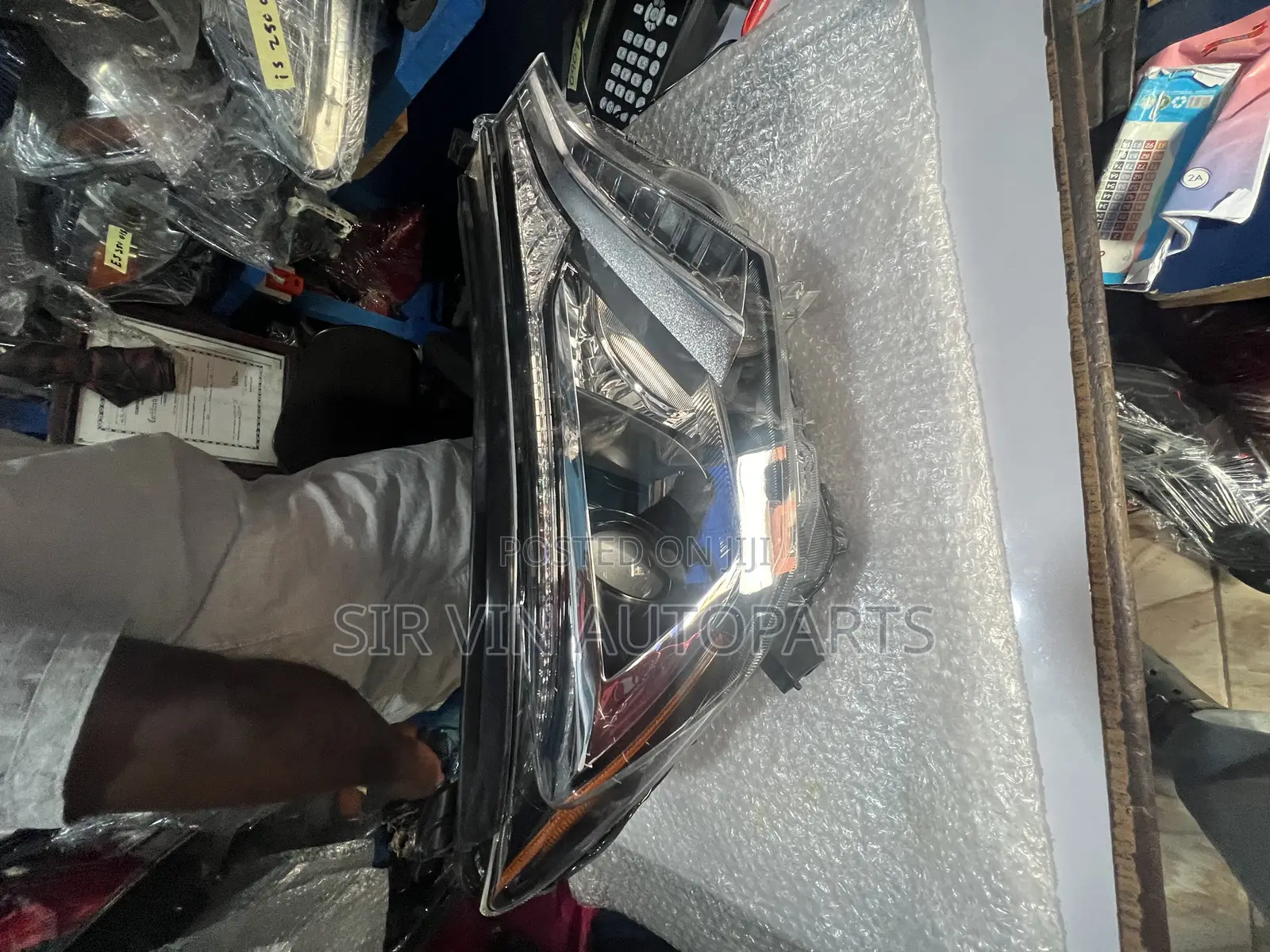 Toyota Rav4 2018 Headlight/Headlamp (Complete Set With Charger)