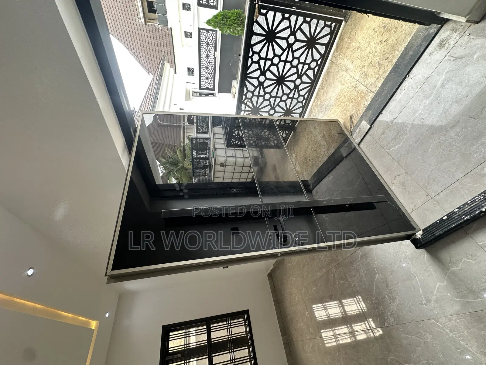 4bdrm Mansion in Lugbe District for sale