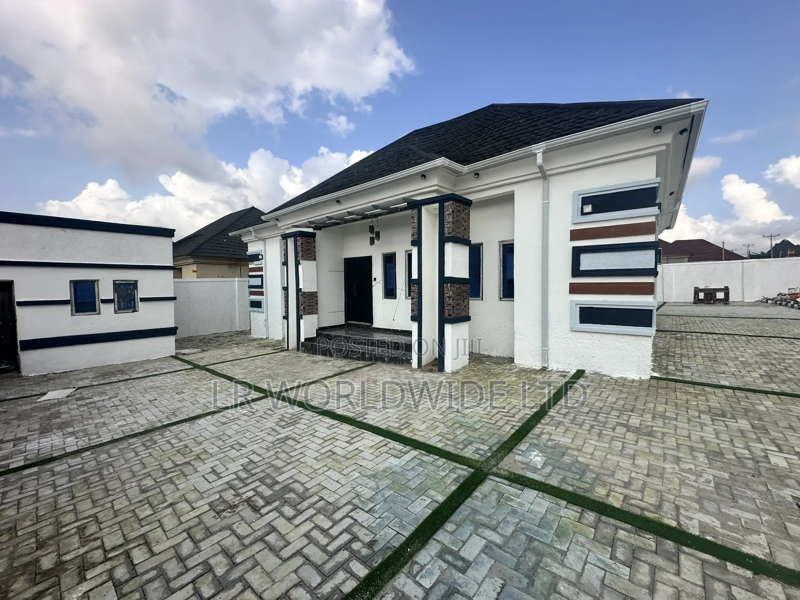 3bdrm Bungalow in Efab, Gwarinpa for sale