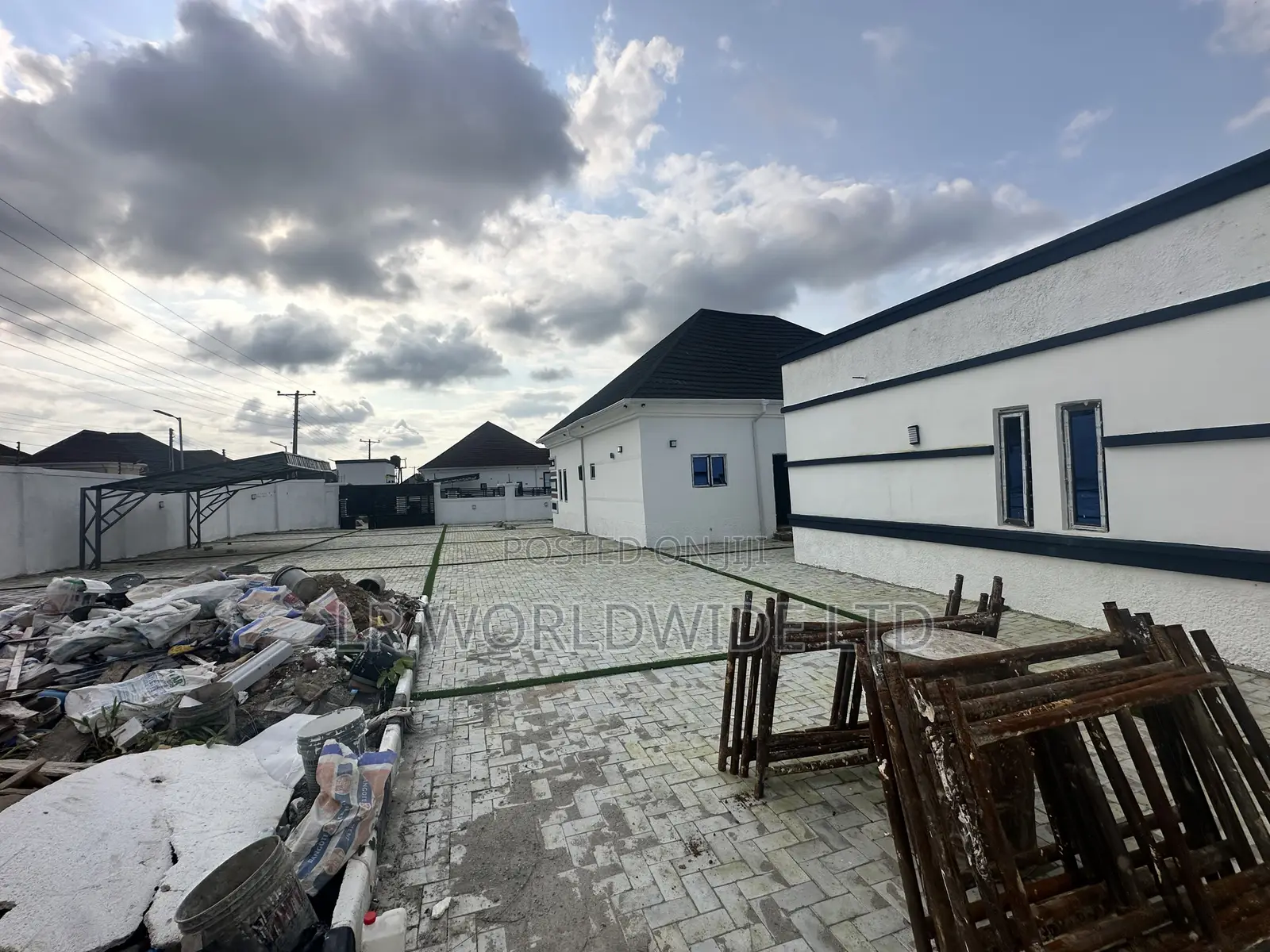 3bdrm Bungalow in Efab, Gwarinpa for sale