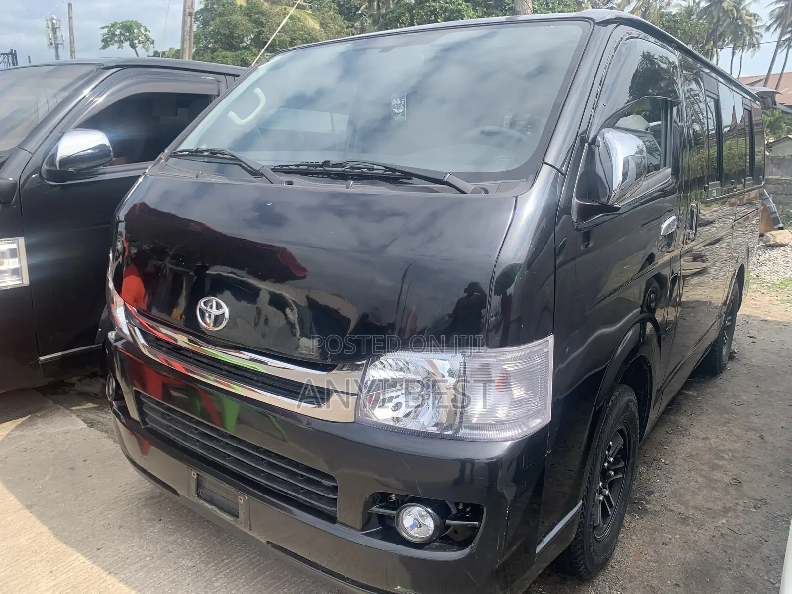 Toyota HiAce 2012 Black