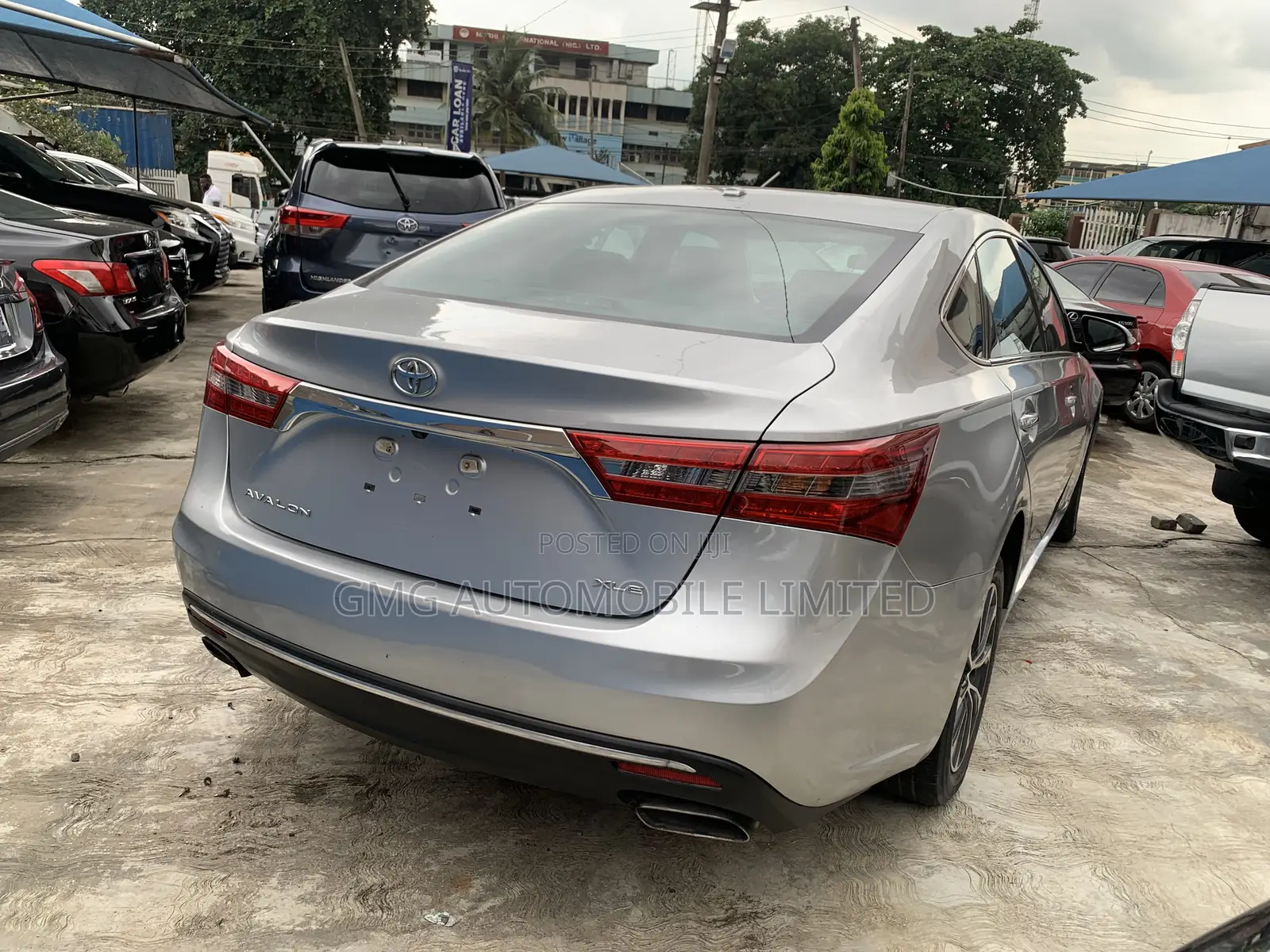 Toyota Avalon XLE Sedan FWD (3.5L 6cyl 6A) 2017 Silver