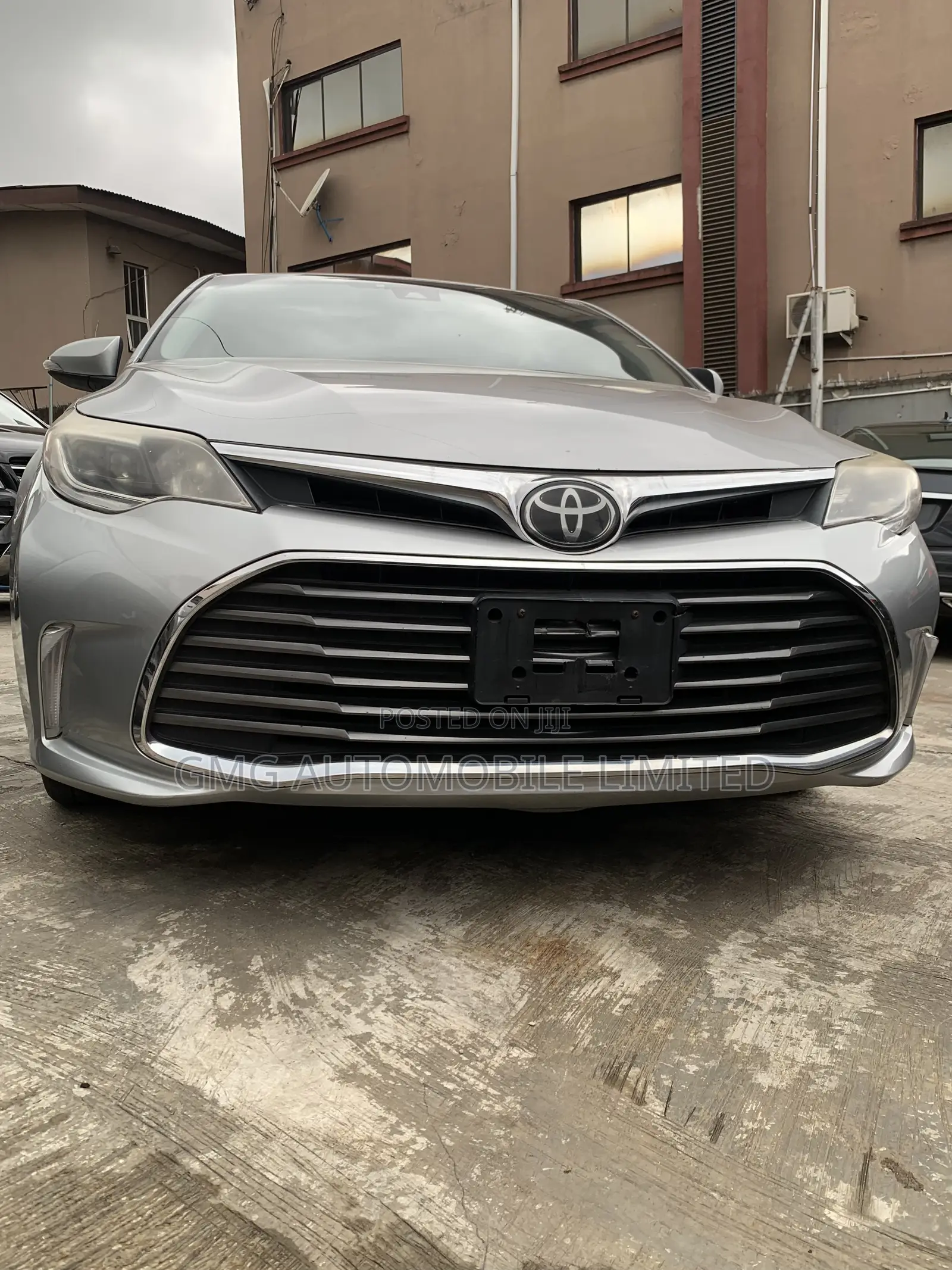 Toyota Avalon XLE Sedan FWD (3.5L 6cyl 6A) 2017 Silver