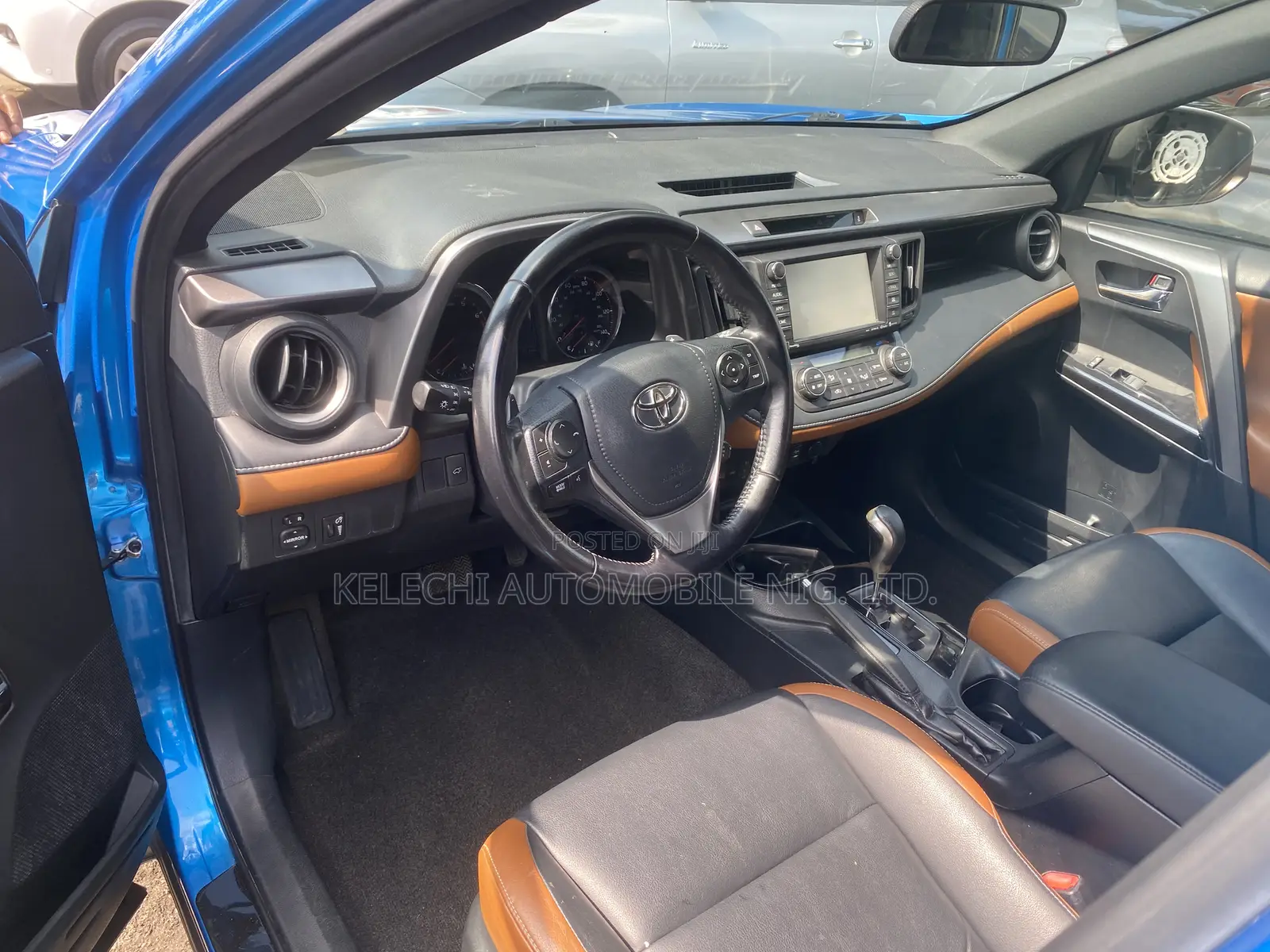 Toyota RAV4 SE AWD (2.5L 4cyl 6A) 2017 Blue