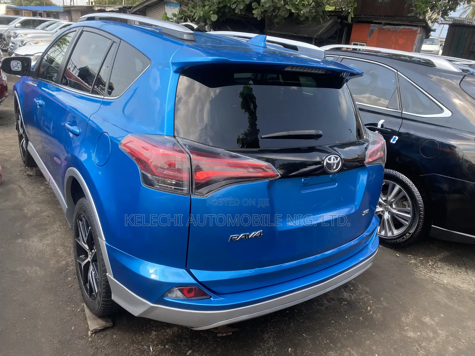 Toyota RAV4 SE AWD (2.5L 4cyl 6A) 2017 Blue