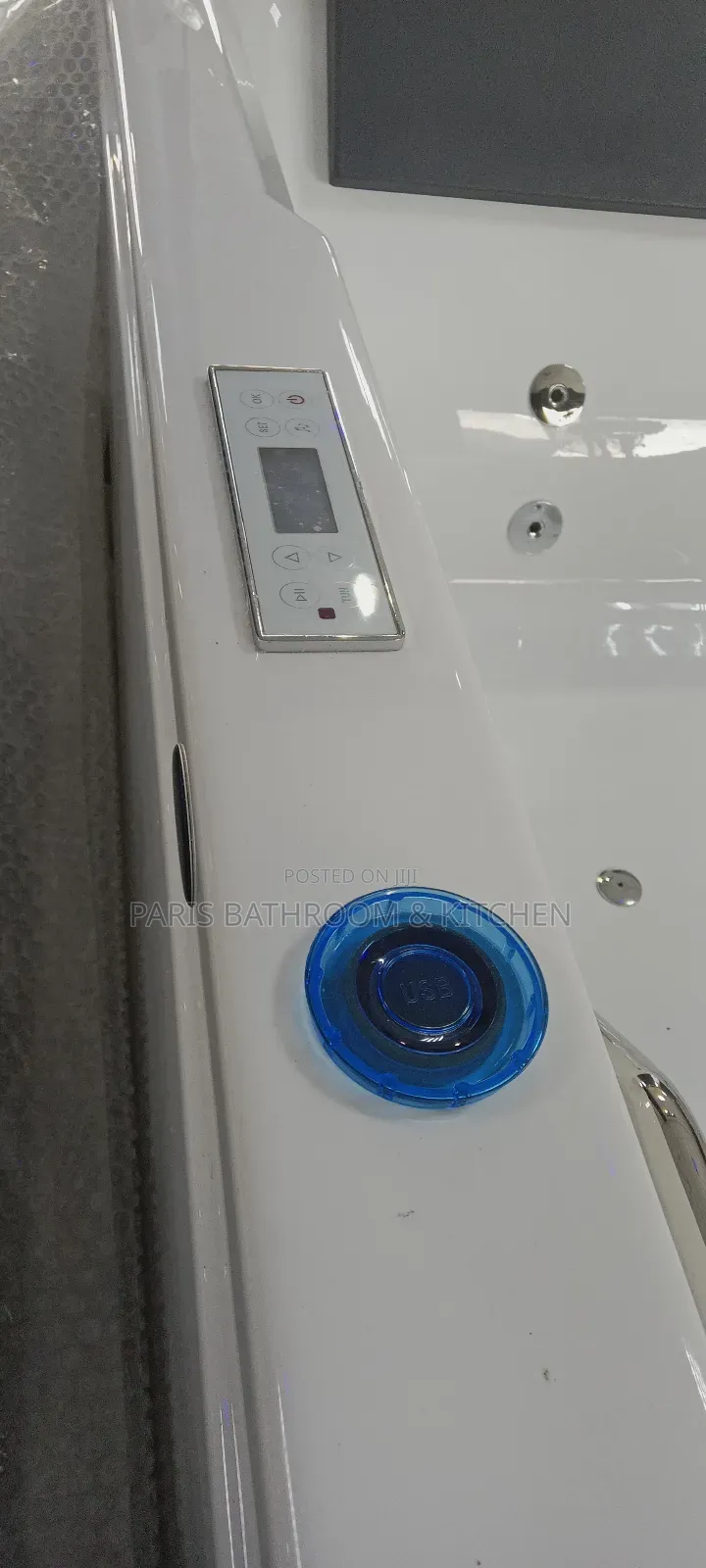 Jacuzzi Bathtub
