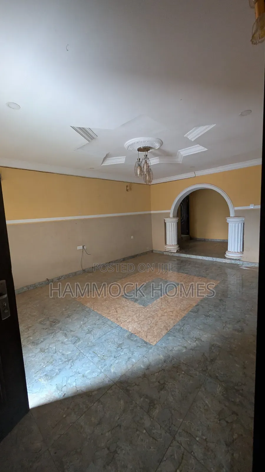7bdrm Bungalow in Golden Estate, Ajara, Akobo for sale