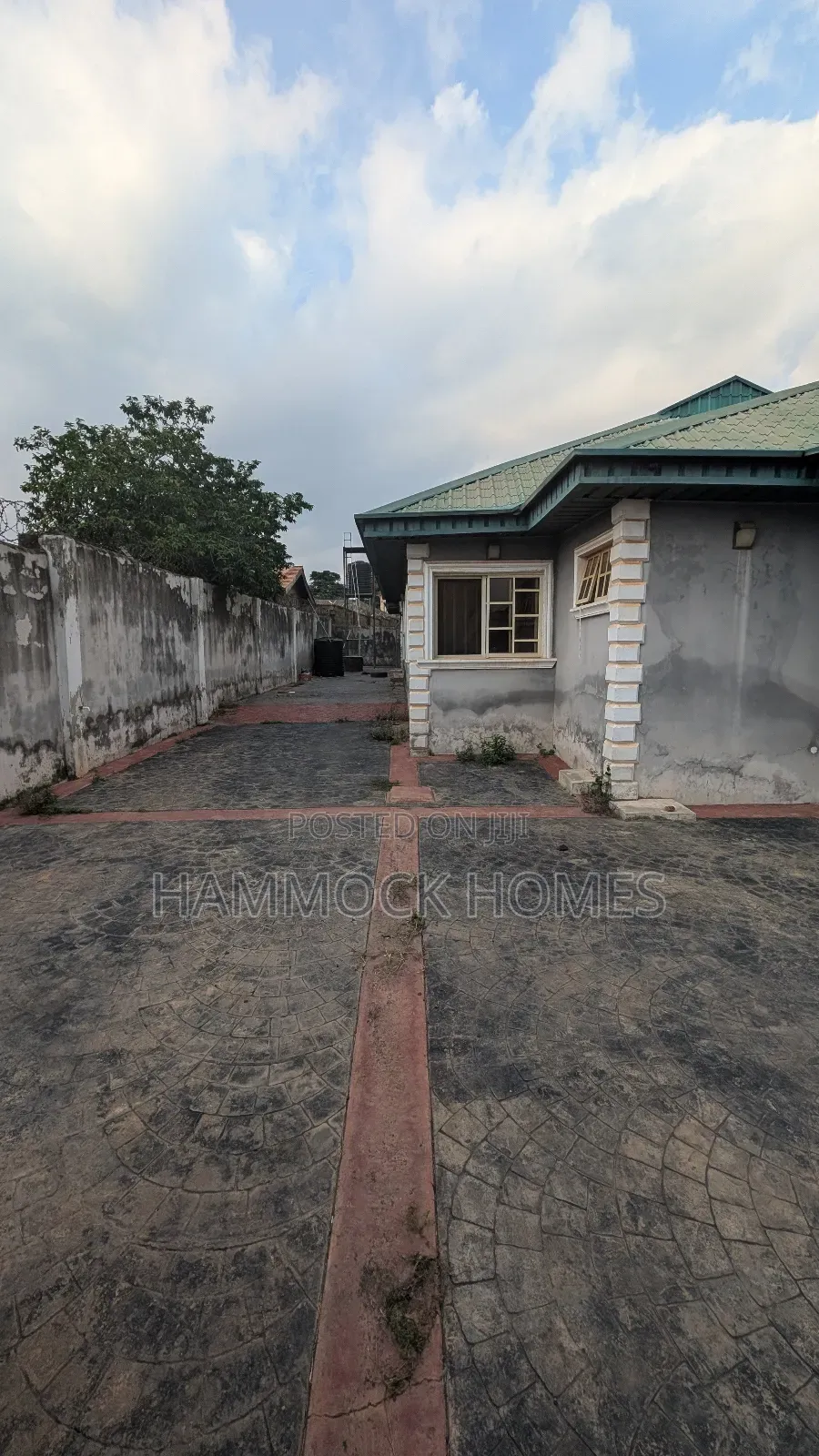 7bdrm Bungalow in Golden Estate, Ajara, Akobo for sale