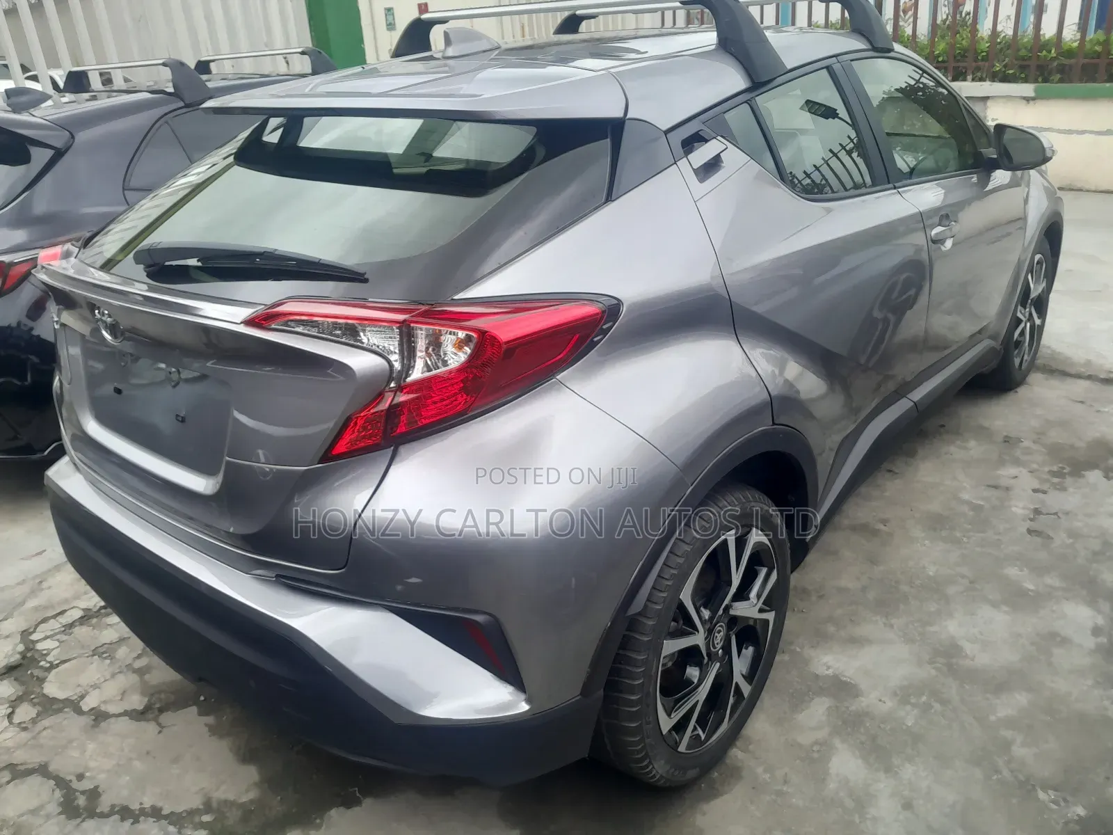 Toyota C-HR XLE FWD 2020 Silver