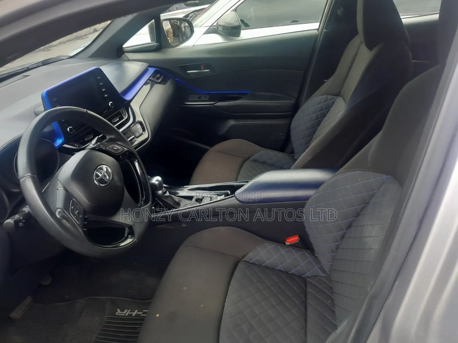 Toyota C-HR XLE FWD 2020 Silver