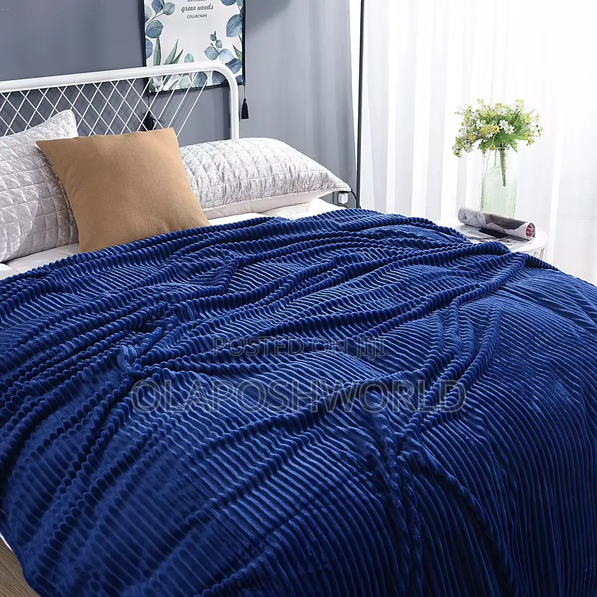 Royal Blue Velvet Nest Sofa Blanket